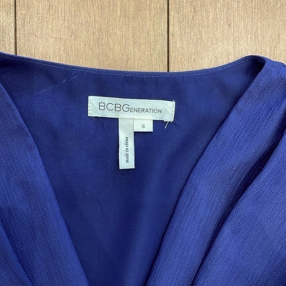 BCBGeneration blue/purple short dress with beautiful sleeves and wrap optic, S - Picture 9 of 10